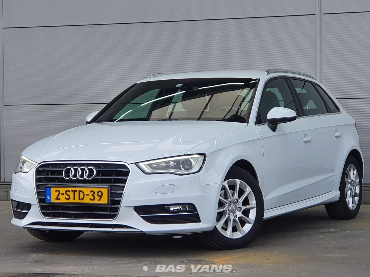 Audi A3 1 6 Tdi 13 Kleinwagen Pkw Bas Vans