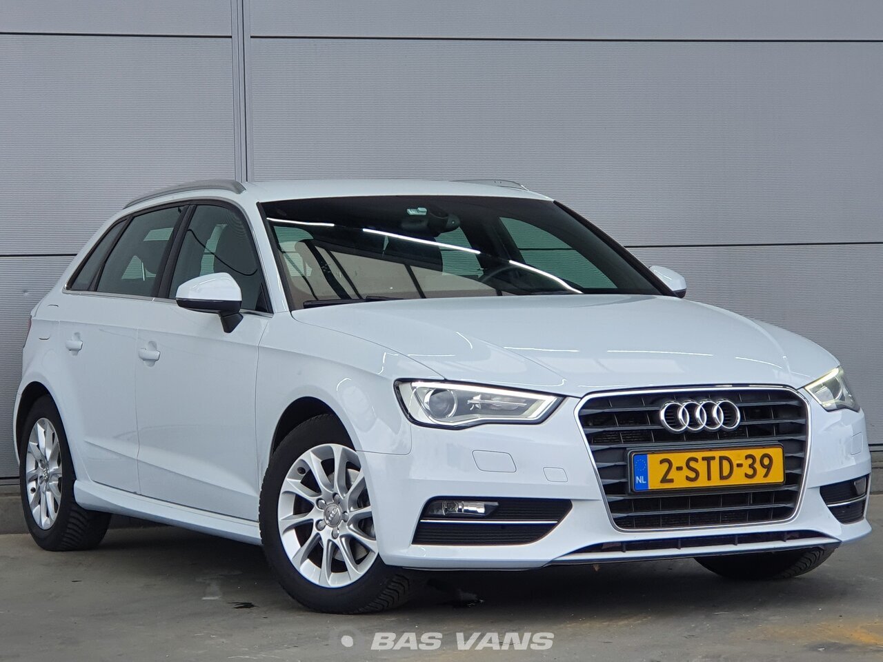 Audi A3 1 6 Tdi 13 Kleinwagen Pkw Bas Vans