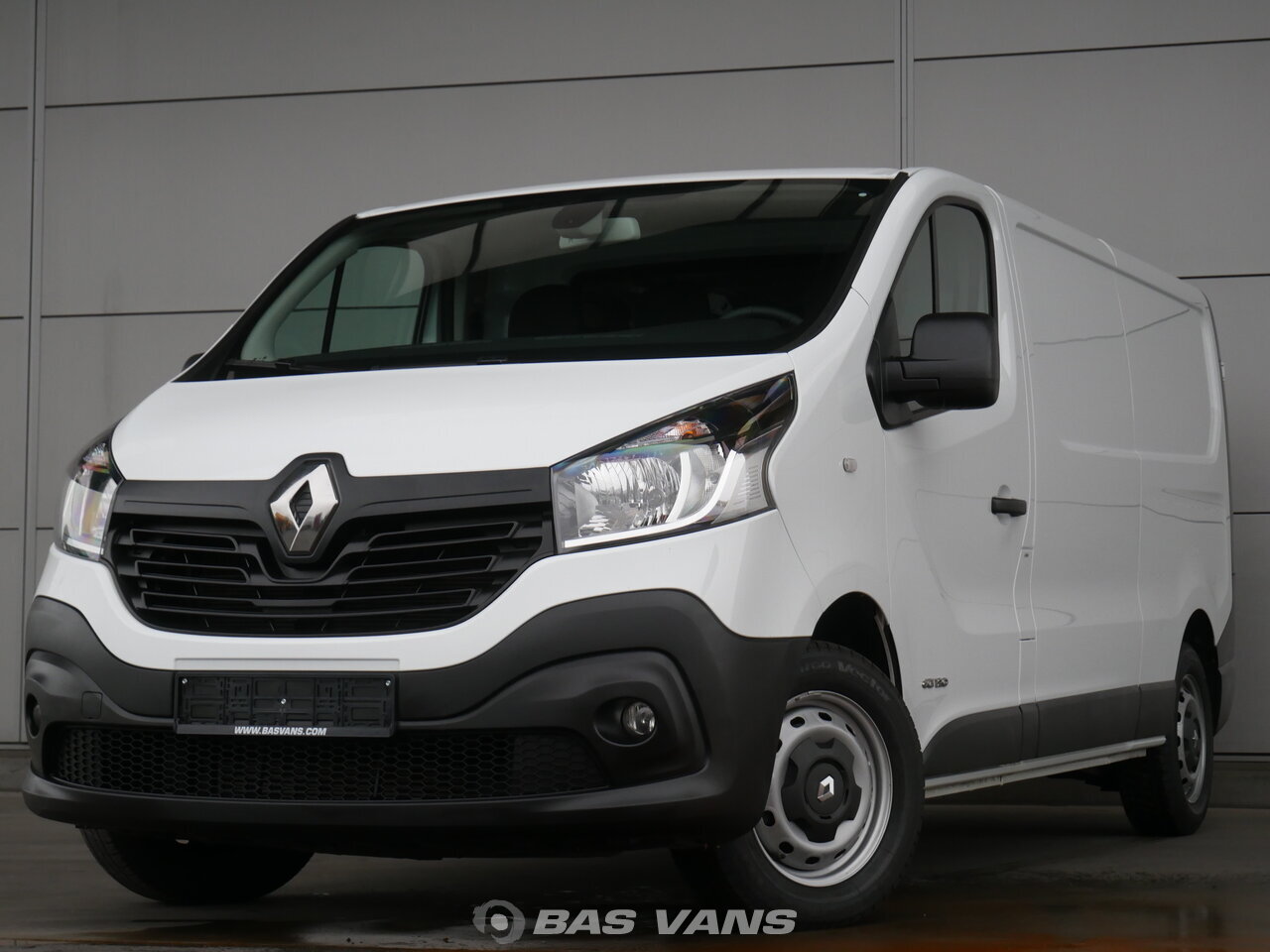nearly new renault trafic